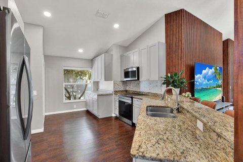 Villa ou maison à vendre à Wesley Chapel, Floride: 4 chambres, 171.87 m2 № 2420045 - photo 4