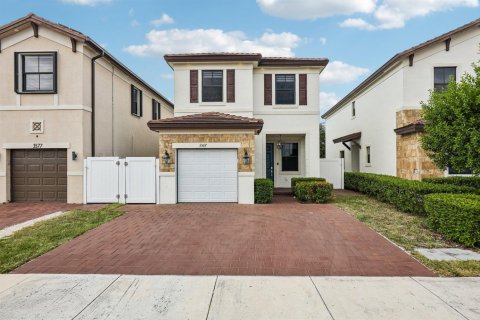 Villa ou maison à Hialeah, Floride 4 chambres, 186.92 m2 № 2318152