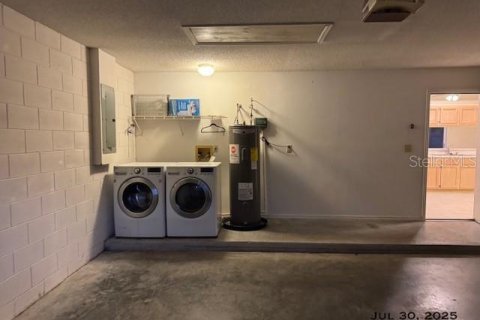House in Orlando, Florida 3 bedrooms, 112.88 sq.m. № 1917189 - photo 12