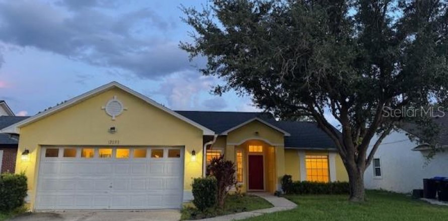 House in Orlando, Florida 3 bedrooms, 112.88 sq.m. № 1917189
