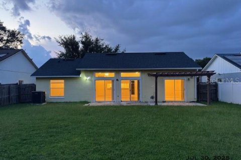 House in Orlando, Florida 3 bedrooms, 112.88 sq.m. № 1917189 - photo 16