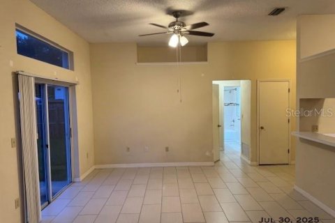House in Orlando, Florida 3 bedrooms, 112.88 sq.m. № 1917189 - photo 6