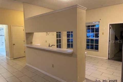 House in Orlando, Florida 3 bedrooms, 112.88 sq.m. № 1917189 - photo 7