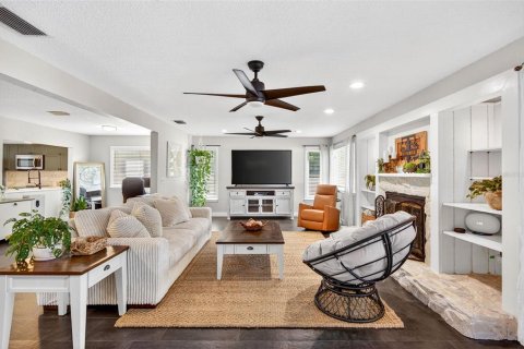 House in Clearwater, Florida 3 bedrooms, 178.56 sq.m. № 2117648 - photo 23