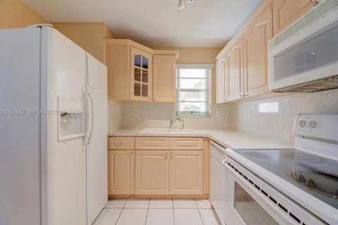 Appartement à louer à Miami, Floride: 2 chambres, 99.78 m2 № 2414573 - photo 5