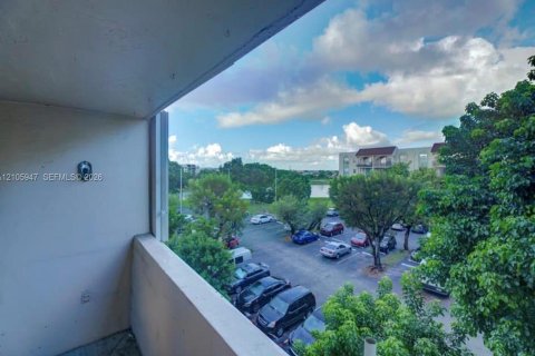 Appartement à louer à Miami, Floride: 2 chambres, 99.78 m2 № 2414573 - photo 13