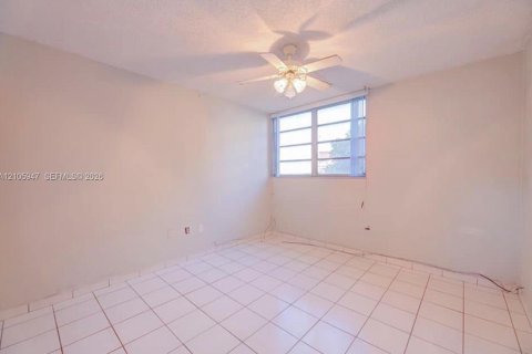 Appartement à louer à Miami, Floride: 2 chambres, 99.78 m2 № 2414573 - photo 6