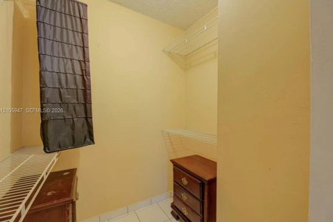 Appartement à louer à Miami, Floride: 2 chambres, 99.78 m2 № 2414573 - photo 11