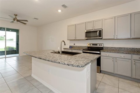 Townhouse in Wildwood, Florida 3 bedrooms, 156.82 sq.m. № 1908301 - photo 9