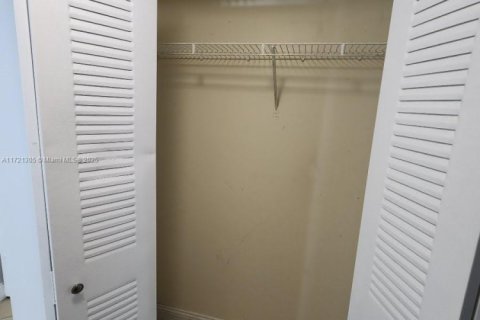 Condo in Davie, Florida, 3 bedrooms  № 1472223 - photo 23