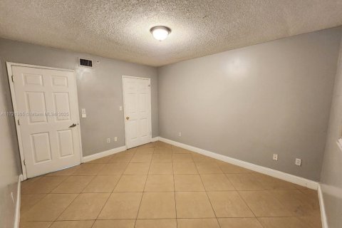Condo in Davie, Florida, 3 bedrooms  № 1472223 - photo 19