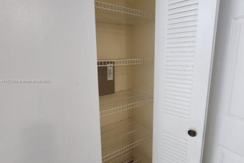 Condo in Davie, Florida, 3 bedrooms  № 1472223 - photo 14