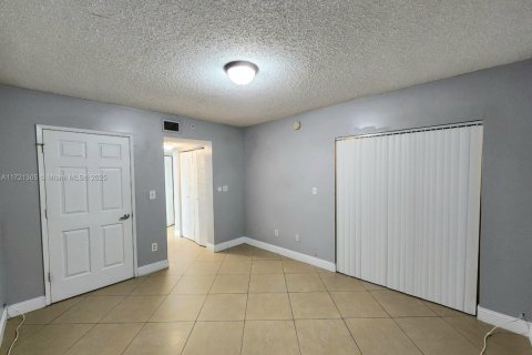 Condo in Davie, Florida, 3 bedrooms  № 1472223 - photo 6