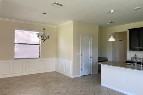 Casa en alquiler en Brandon, Florida, 4 dormitorios, 243.4 m2 № 1910318 - foto 5