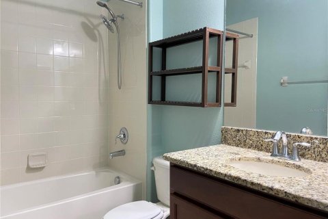 Casa en alquiler en Brandon, Florida, 4 dormitorios, 243.4 m2 № 1910318 - foto 7