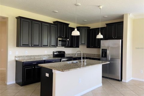 Casa en alquiler en Brandon, Florida, 4 dormitorios, 243.4 m2 № 1910318 - foto 2