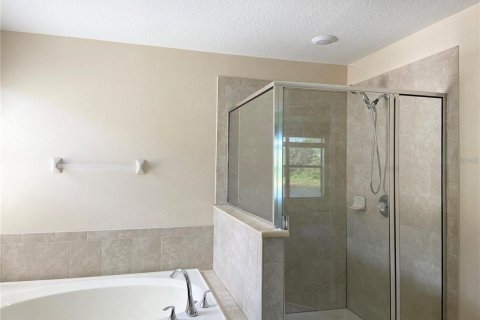 Casa en alquiler en Brandon, Florida, 4 dormitorios, 243.4 m2 № 1910318 - foto 11