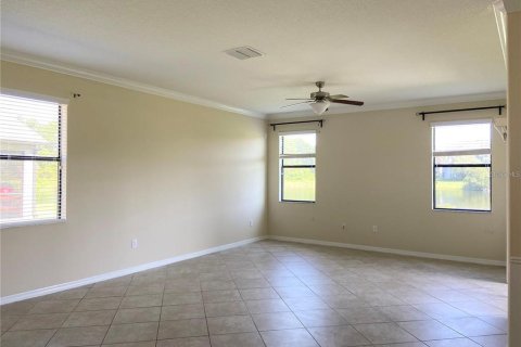 Casa en alquiler en Brandon, Florida, 4 dormitorios, 243.4 m2 № 1910318 - foto 4