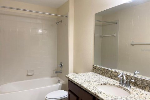 Casa en alquiler en Brandon, Florida, 4 dormitorios, 243.4 m2 № 1910318 - foto 15