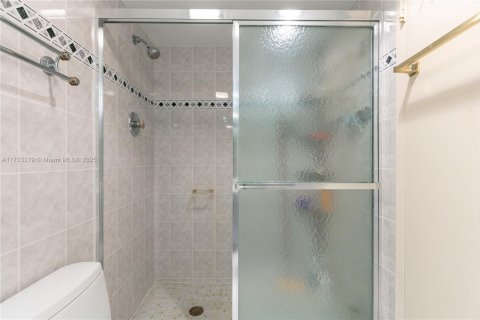 Condominio en venta en Sunny Isles Beach, Florida, 2 dormitorios, 143.44 m2 № 1695953 - foto 15