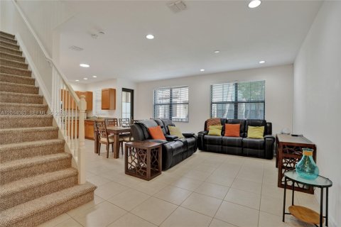 Townhouse in Sunrise, Florida 3 bedrooms, 143.63 sq.m. № 2076104 - photo 28