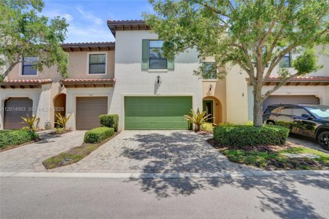 Townhouse in Sunrise, Florida 3 bedrooms, 143.63 sq.m. № 2076104 - photo 2