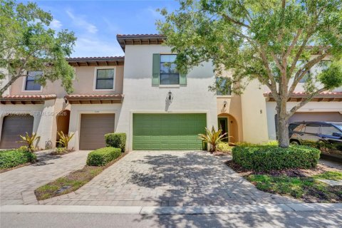 Townhouse in Sunrise, Florida 3 bedrooms, 143.63 sq.m. № 2076104 - photo 10
