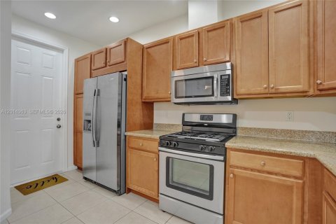 Townhouse in Sunrise, Florida 3 bedrooms, 143.63 sq.m. № 2076104 - photo 22