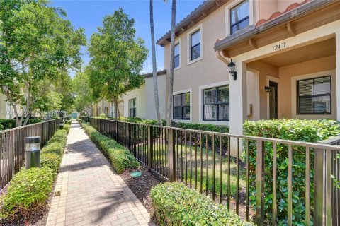 Townhouse in Sunrise, Florida 3 bedrooms, 143.63 sq.m. № 2076104 - photo 8