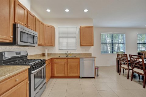 Townhouse in Sunrise, Florida 3 bedrooms, 143.63 sq.m. № 2076104 - photo 26