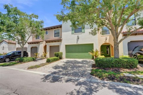Townhouse in Sunrise, Florida 3 bedrooms, 143.63 sq.m. № 2076104 - photo 3