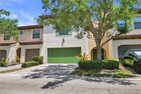 Townhouse in Sunrise, Florida 3 bedrooms, 143.63 sq.m. № 2076104 - photo 15