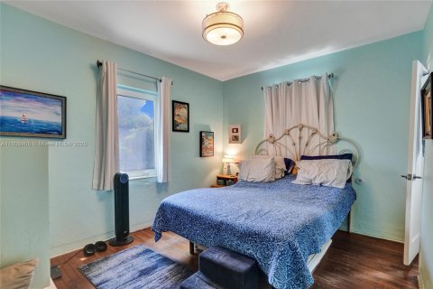 House in Miami Shores, Florida 3 bedrooms, 127.83 sq.m. № 1746224 - photo 5