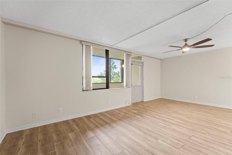 Condominio en venta en Clearwater, Florida, 3 habitaciones, 52.49 m2 № 2097809 - foto 4