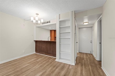 Condominio en venta en Clearwater, Florida, 3 habitaciones, 52.49 m2 № 2097809 - foto 20