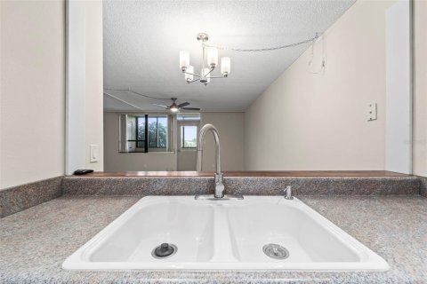 Condominio en venta en Clearwater, Florida, 3 habitaciones, 52.49 m2 № 2097809 - foto 12