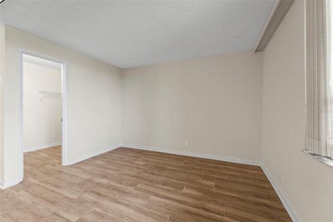 Condominio en venta en Clearwater, Florida, 3 habitaciones, 52.49 m2 № 2097809 - foto 5
