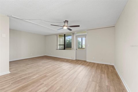 Condominio en venta en Clearwater, Florida, 3 habitaciones, 52.49 m2 № 2097809 - foto 18
