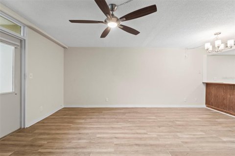 Condominio en venta en Clearwater, Florida, 3 habitaciones, 52.49 m2 № 2097809 - foto 16