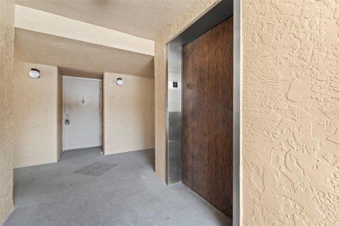 Condominio en venta en Clearwater, Florida, 3 habitaciones, 52.49 m2 № 2097809 - foto 23