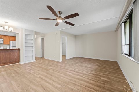 Condominio en venta en Clearwater, Florida, 3 habitaciones, 52.49 m2 № 2097809 - foto 10