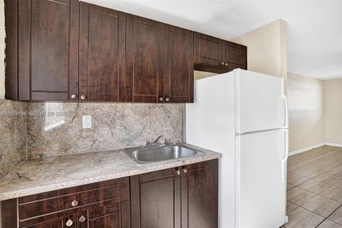 Propiedad comercial en venta en Miami, Florida, 339.84 m2 № 2078979 - foto 14