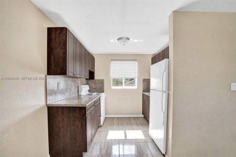 Propiedad comercial en venta en Miami, Florida, 339.84 m2 № 2078979 - foto 15