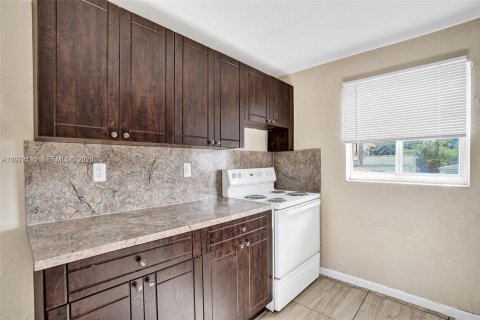 Propiedad comercial en venta en Miami, Florida, 339.84 m2 № 2078979 - foto 20