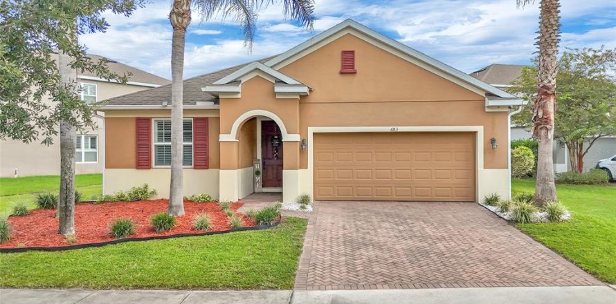Villa ou maison à DeLand, Floride 4 chambres, 169.55 m2 № 2339324