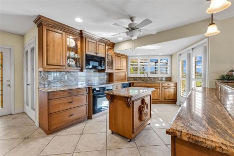 Villa ou maison à vendre à Punta Gorda, Floride: 3 chambres, 326.46 m2 № 2390866 - photo 2