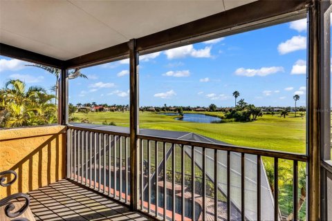 Villa ou maison à vendre à Punta Gorda, Floride: 3 chambres, 326.46 m2 № 2390866 - photo 3