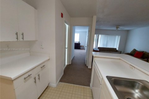 Condo in Davie, Florida, 2 bedrooms  № 1796988 - photo 26