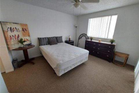 Condo in Davie, Florida, 2 bedrooms  № 1796988 - photo 28