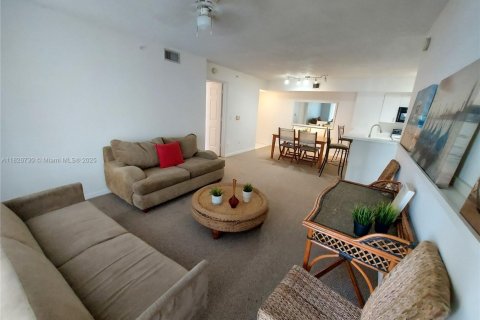 Condo in Davie, Florida, 2 bedrooms  № 1796988 - photo 12